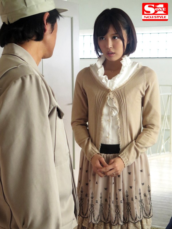 S1×ATTACKERSスペシャルコラボ企画 夫の目の前で犯●れて―円満夫婦の落日 葵つかさ プレビュー画像 1