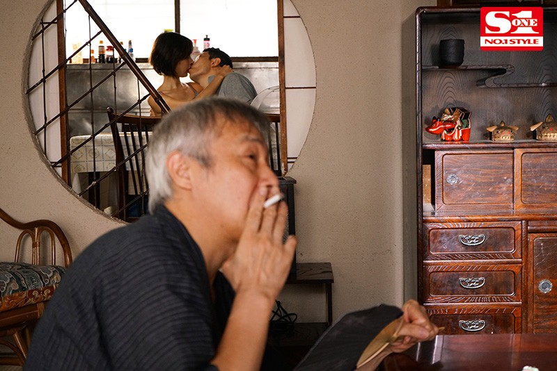 ど田舎の夏はヤルことがなくて隣の美人奥さんの誘惑に乗っかり毎日じっとり汗だく交尾 葵つかさ サンプル 4