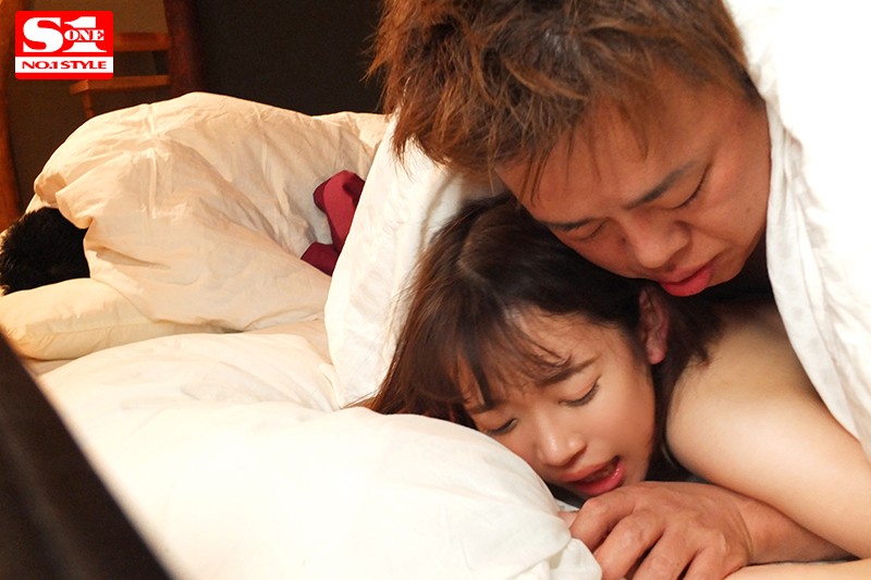 布団の中で寝取られ続けたわたし… 彼氏のすぐ側で巨漢先輩の馬乗り密着性交に背徳イキした2泊3日の卒業旅行 架乃ゆら プレビュー画像 5