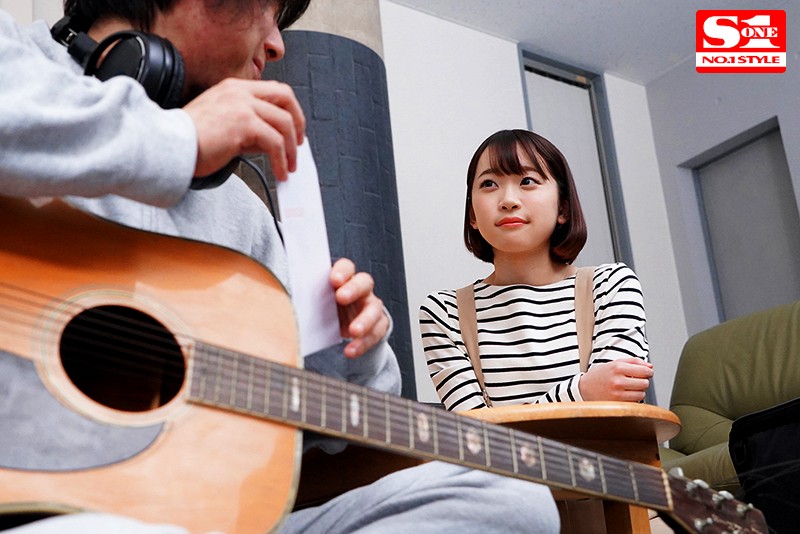 相部屋NTR 絶倫上司と新入社員が朝から晩まで、不倫セックスに明け暮れた出張先の夜 架乃ゆら プレビュー画像 1