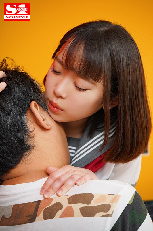 SEXなんて知らなさそうな娘が笑顔で何発も勝手に裏オプしちゃう絶対満足制服リフレ 架乃ゆら プレビュー画像 3